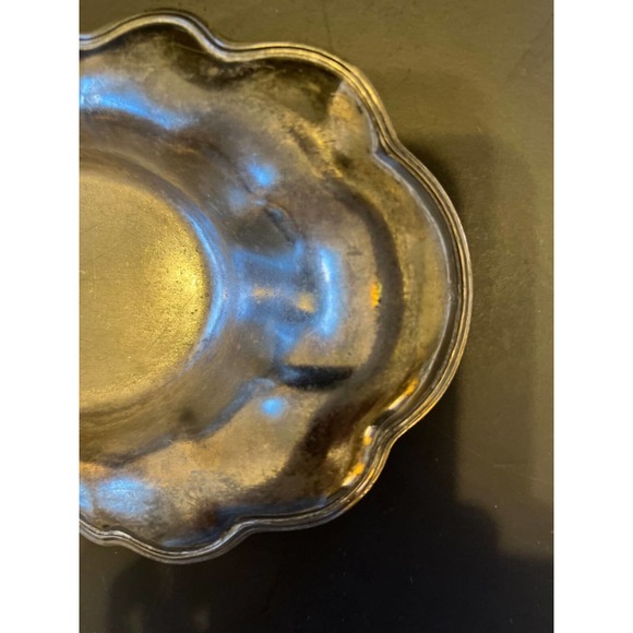 Pre-1900s Meriden Quadruple Silver Plate Platter - Picture 7 of 8